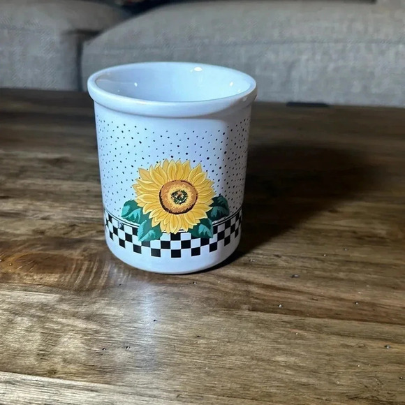 tabletops unlimited vintage sunflower black checkered canister - Picture 3 of 6